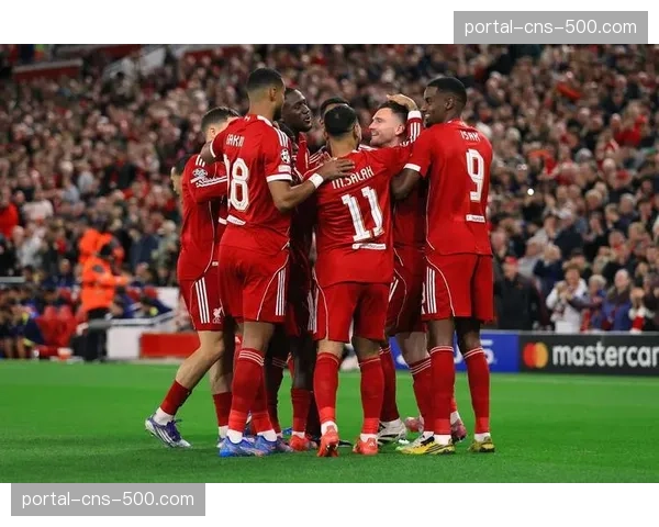 实时战报：埃弗顿利用一次成功的边路盯人防守，迅速发起反击得分