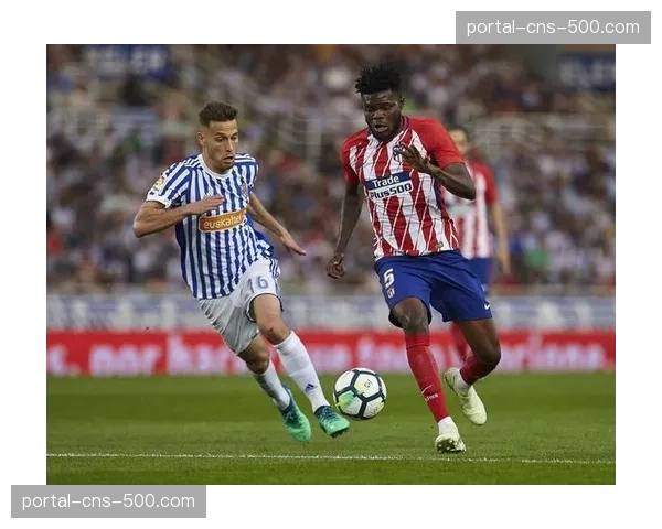 实时：雷恩与尼斯半场互交白卷，比赛呈现高强度身体对抗与战术消耗